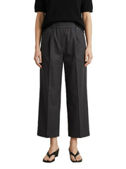 Women Black Pleated Trousers
