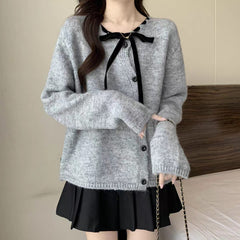 Women's Grey knit cardigan