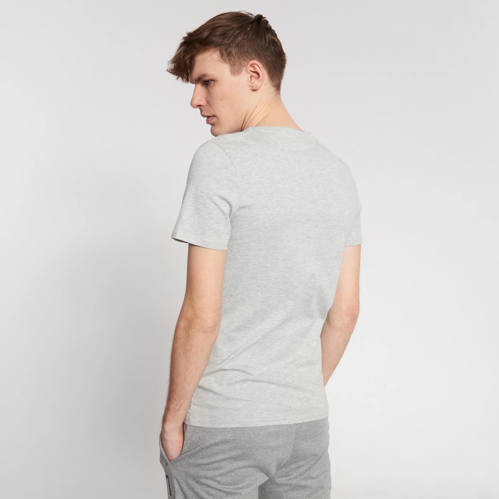 GUESS PALM TREE TRIANGLE LOGO T - SHIRT - SMgarment's