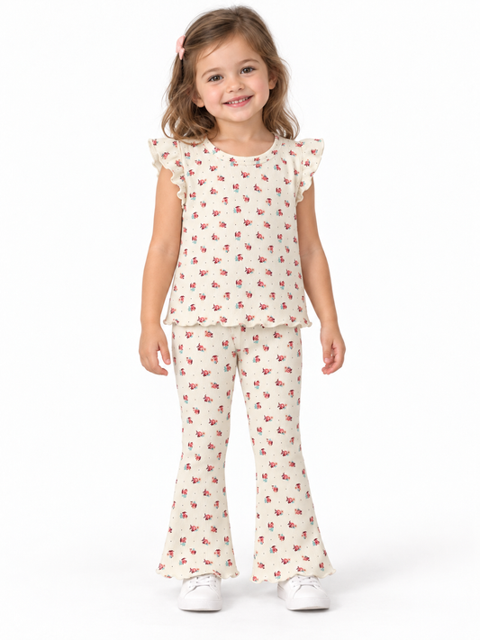 Girl model wearing H&M ivory rose floral ribbed co-ord set