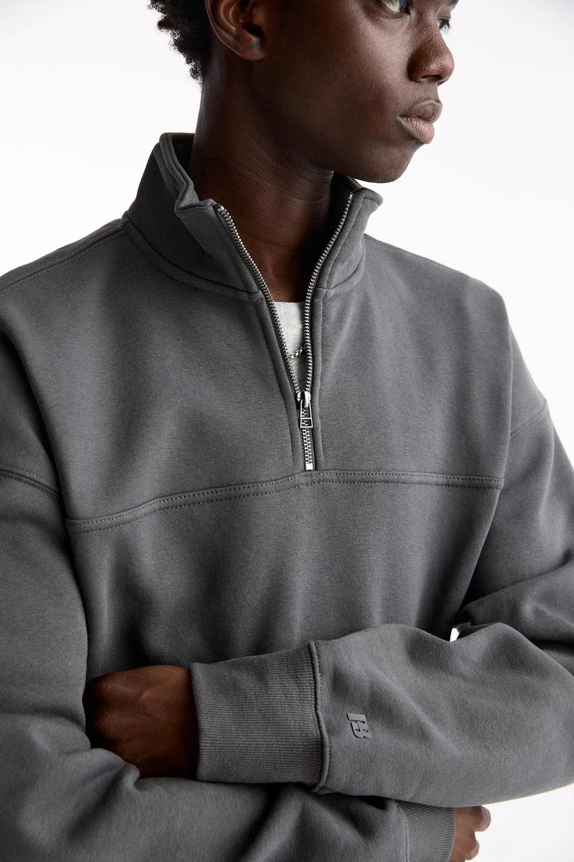 PULL&BEAR SWEATSHIRT WITH ZIP - UP COLLAR - SMgarment's