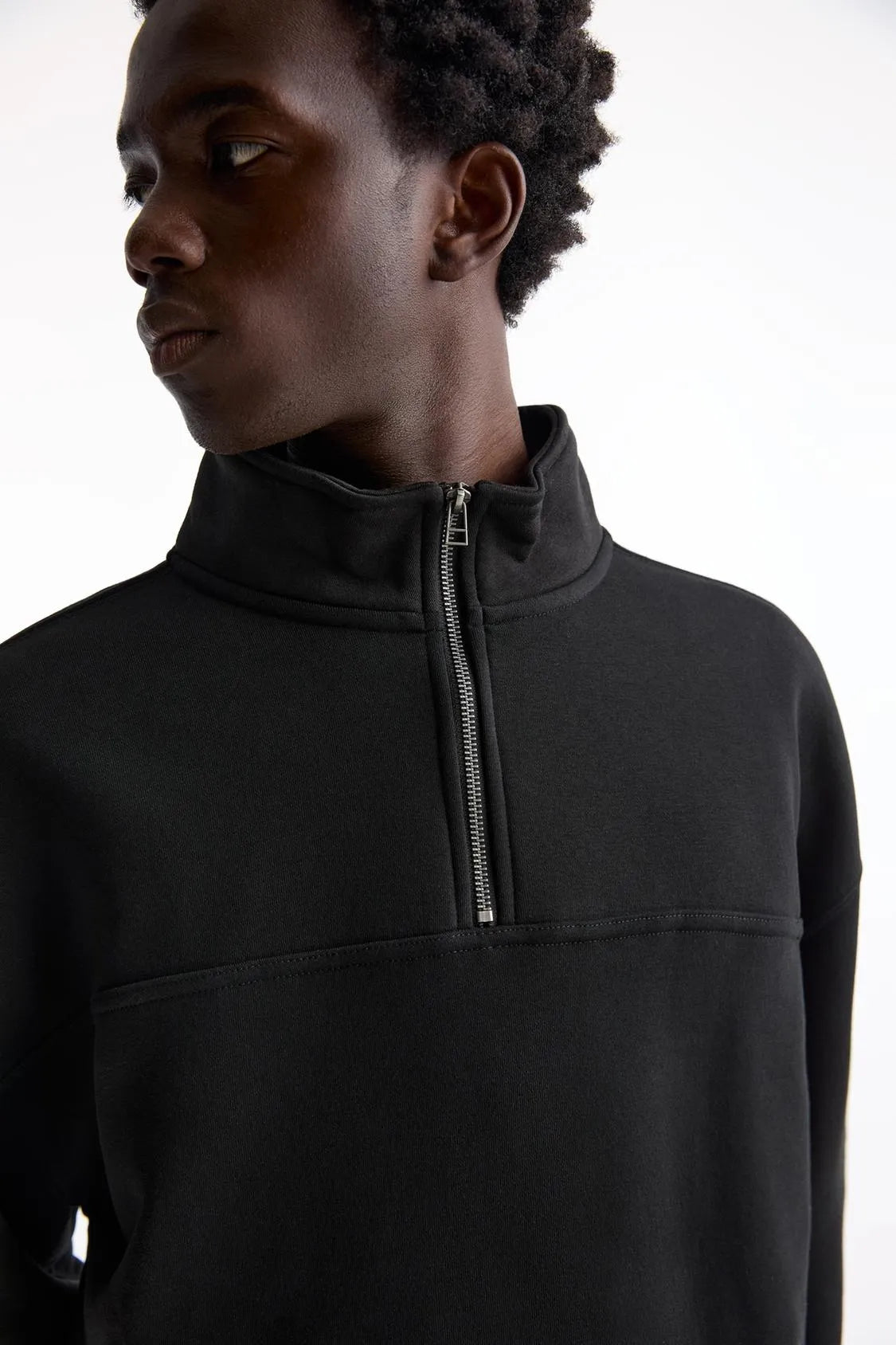 PULL&BEAR SWEATSHIRT WITH ZIP - UP COLLAR - SMgarment's