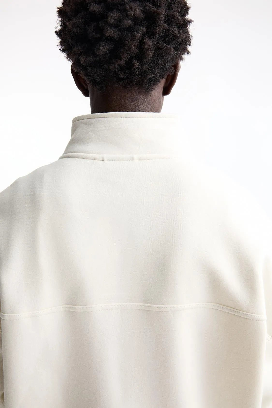 PULL&BEAR SWEATSHIRT WITH ZIP - UP COLLAR - SMgarment's