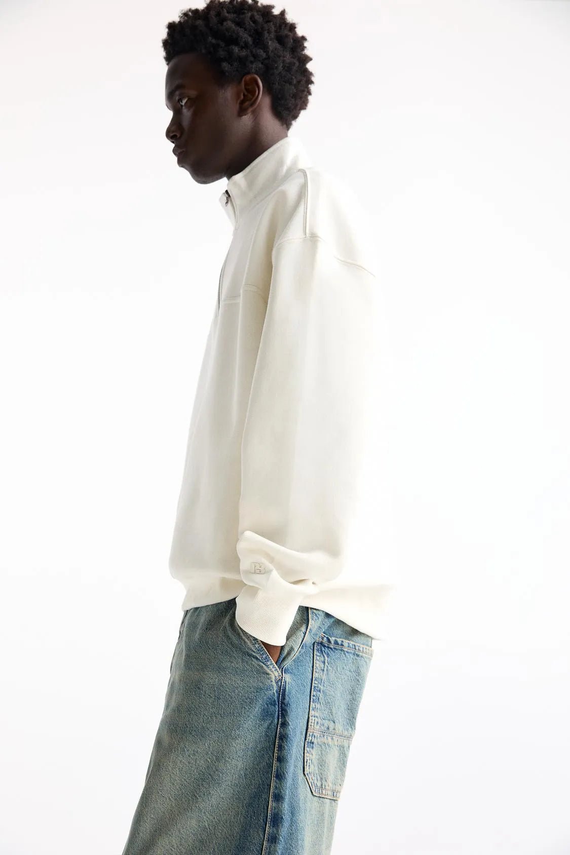 PULL&BEAR SWEATSHIRT WITH ZIP - UP COLLAR - SMgarment's