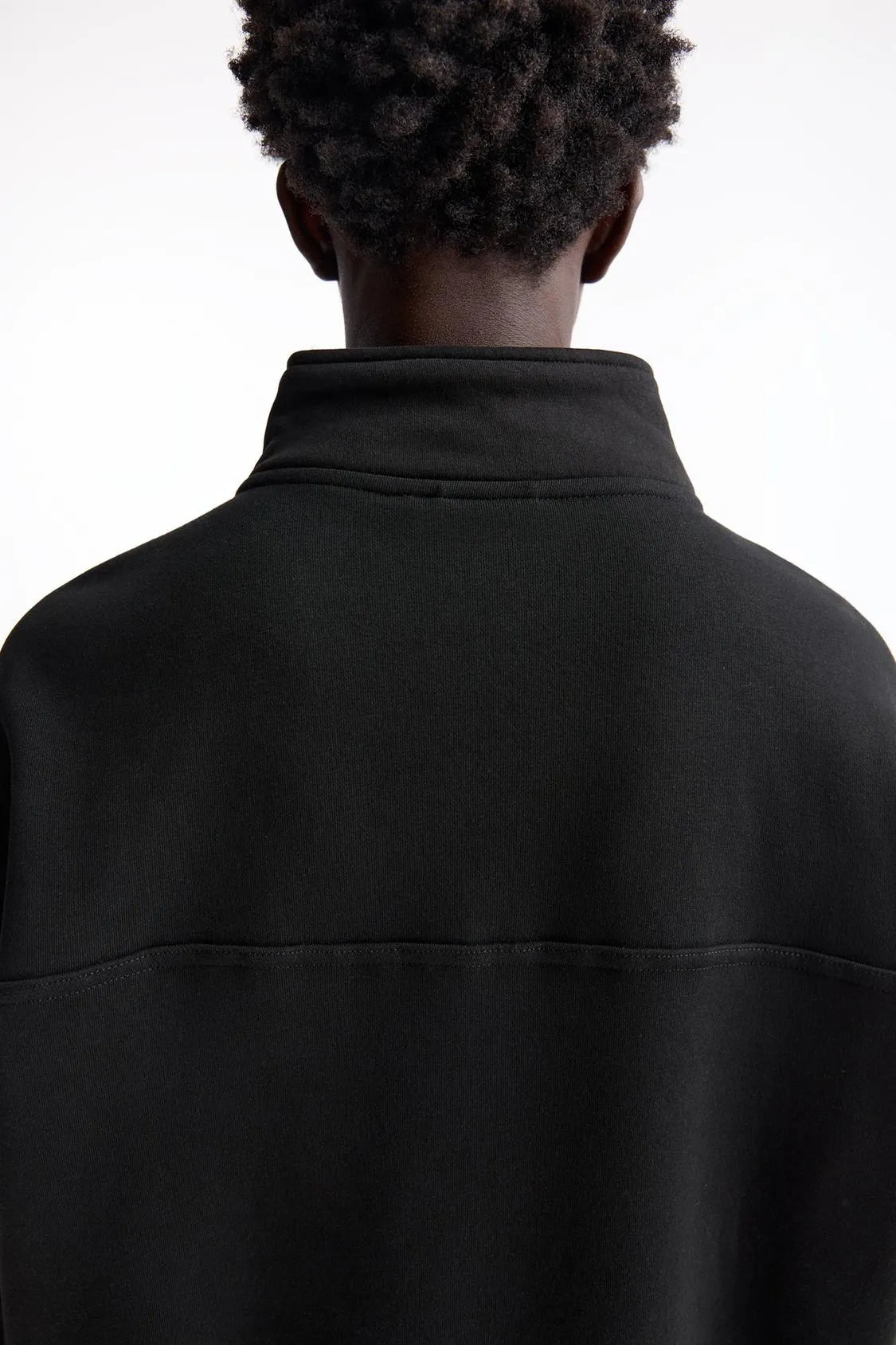 PULL&BEAR SWEATSHIRT WITH ZIP - UP COLLAR - SMgarment's