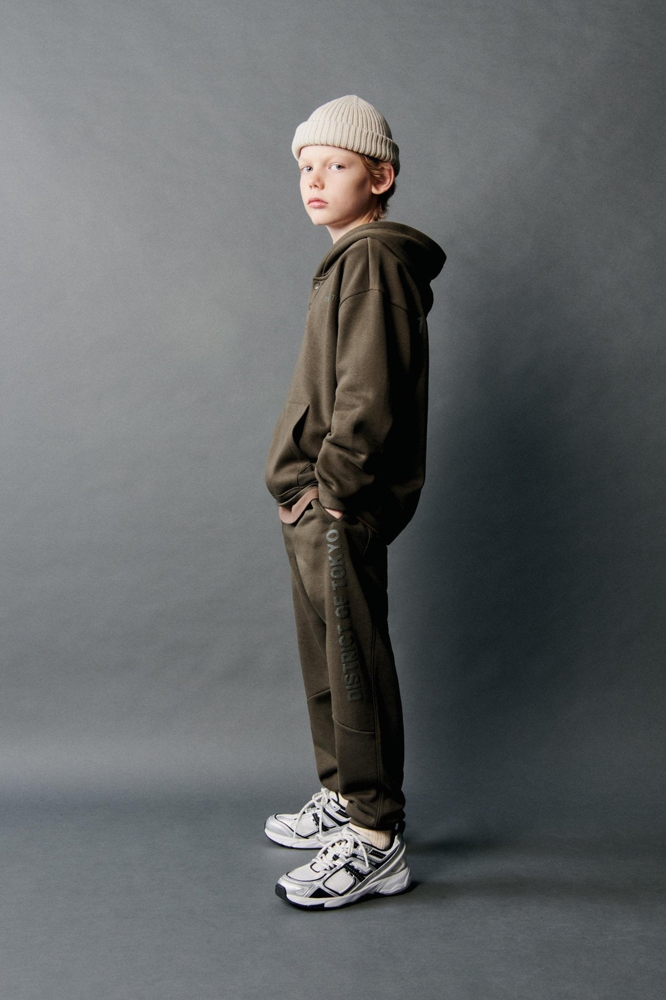 SPORT STYLE HOODIE WITH PRINTED JOGGER - SMgarment's