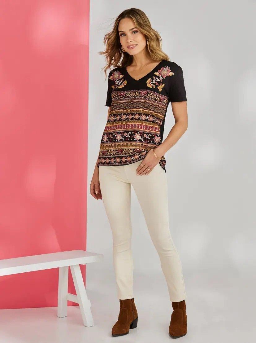 VENCA SHORT - SLEEVED T - SHIRT WITH PRINTED BORDERS - SMgarment's