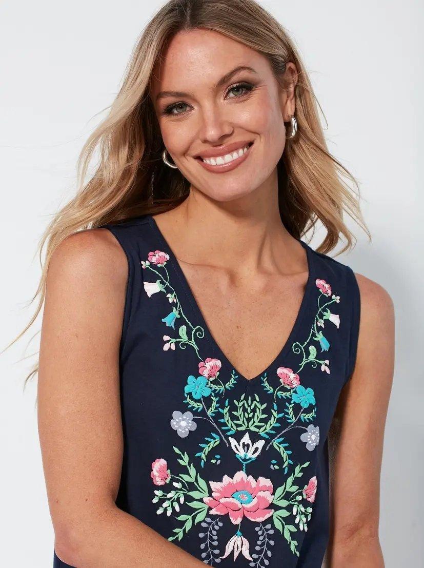 VENCA SLEEVELESS FLARED DRESS WITH EMBOSSED PRINT - SMgarment's