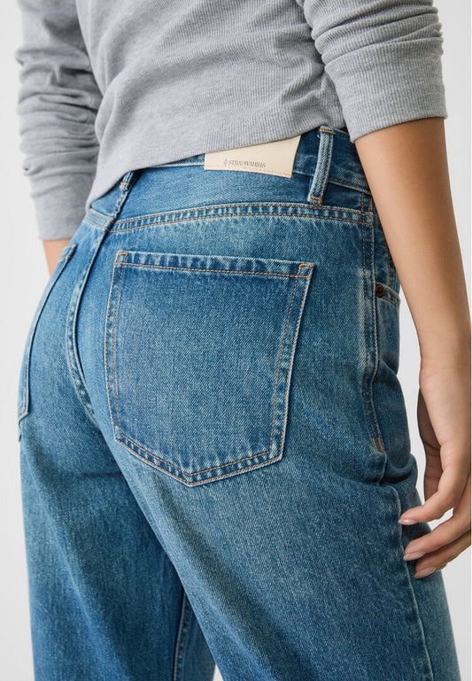 STRADIVARIUS WOMENS BASIC JEANS