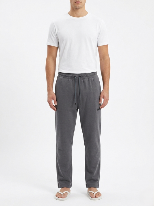 Pull & Bear Men Relaxed Fit Trouser