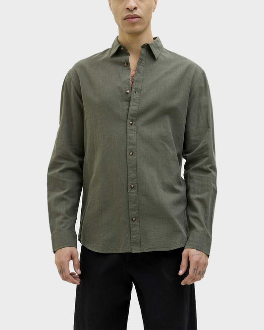 Men Slim Fit Casual Shirt