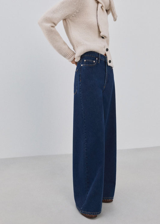 Wide leg mid-rise jeans
