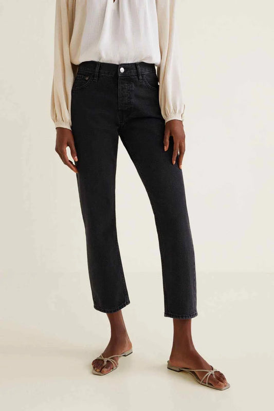 Women Sayana Straight Fit Capri Jeans