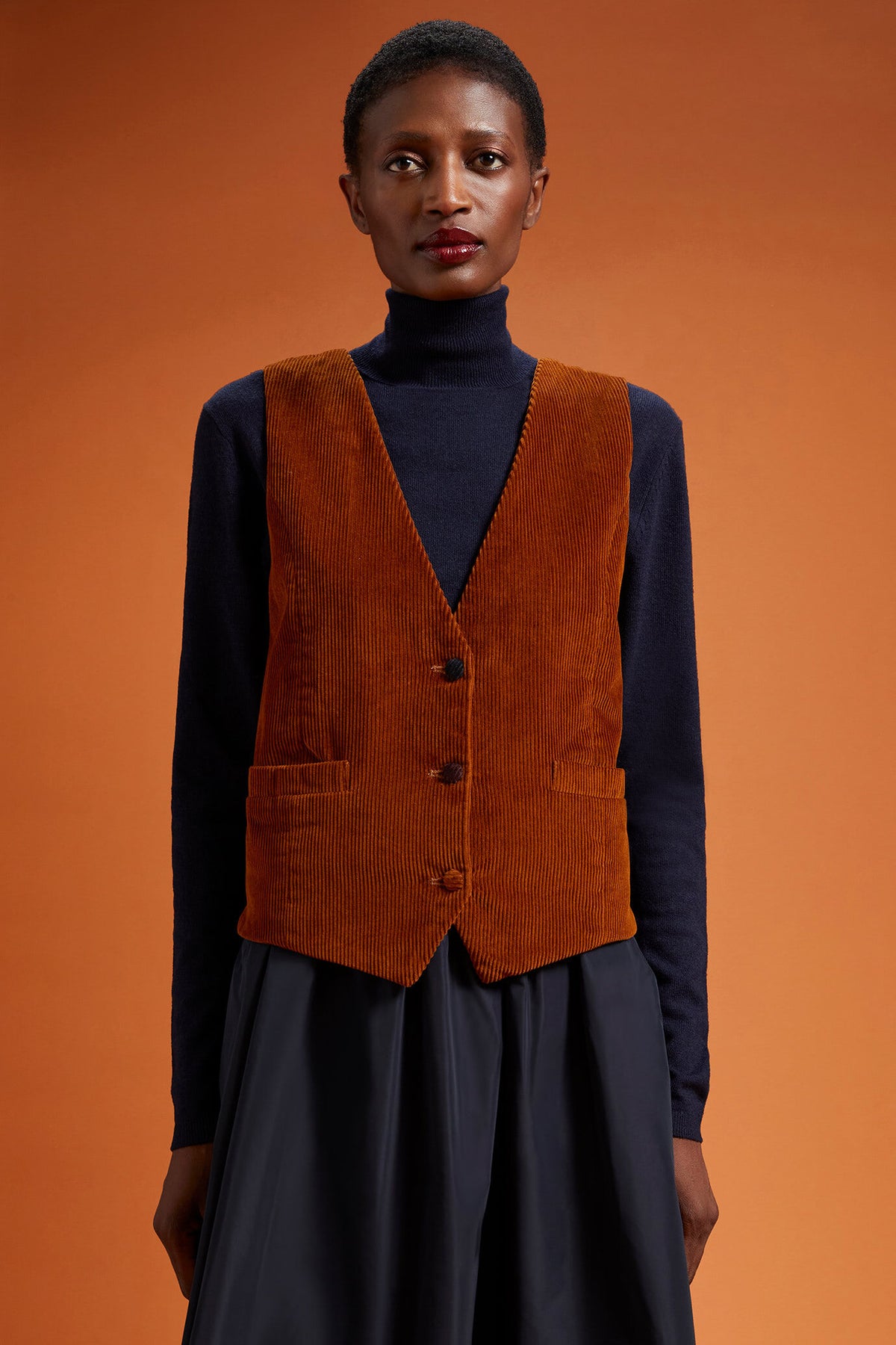 DOPPELGANGER Women's regular fit waistcoat in cotton corduroy