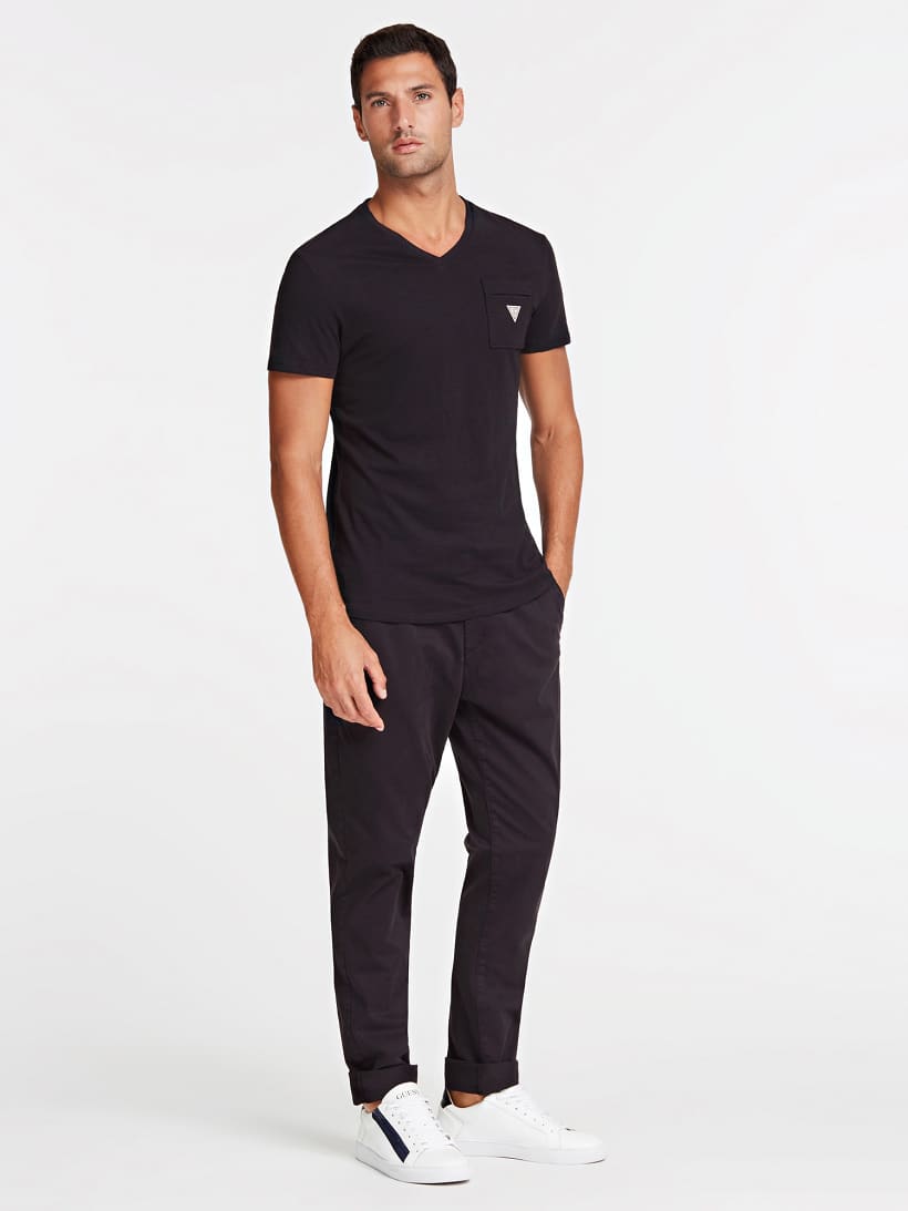 GUESS FRONT POCKET T-SHIRT WITH TRIANGLE LOGO