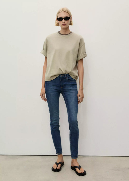 Push-up low-rise skinny jeans