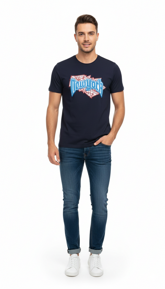 مینز لوگو پرنٹ شدہ ٹی شرٹ کا اندازہ لگائیں۔ 