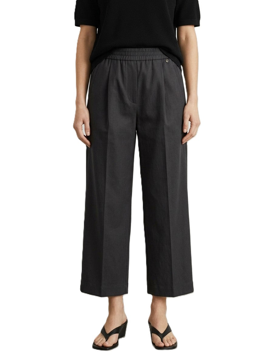 Women Black Pleated Trousers