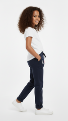 قبل از وقت لڑکیوں کو پرنٹ شدہ پتلون پسند ہے۔