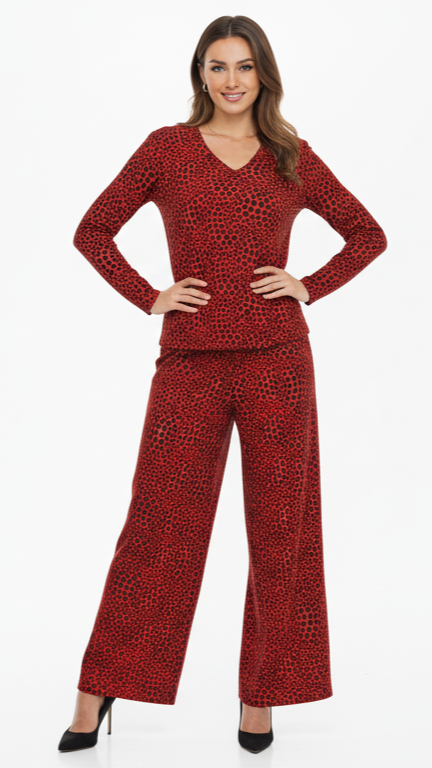 OYSHO WOMEN HEART PRINTED V NECK T SHIRT AND WIDE LEG TROUSER SET