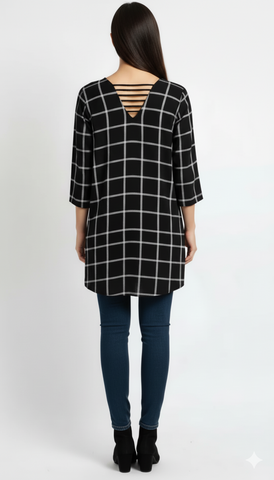 DYNAMITE WOMENS LONG V NECK TOP