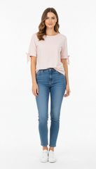 نئی نظر آنے والی خواتین کی بنیادی ٹی شرٹ