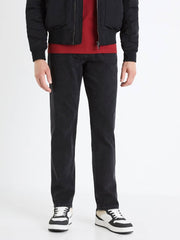 مردوں کے لیے ڈھیلی فٹ جینز