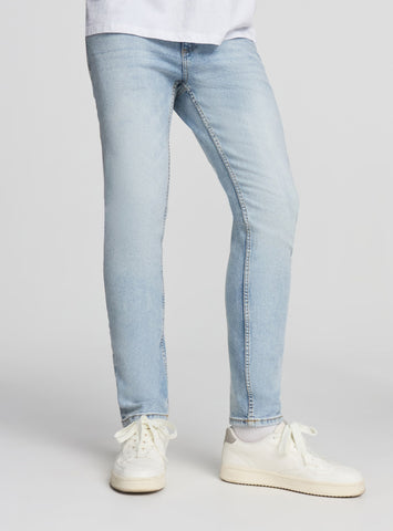 TERRANOVA Light Wash Regular Fit Jeans