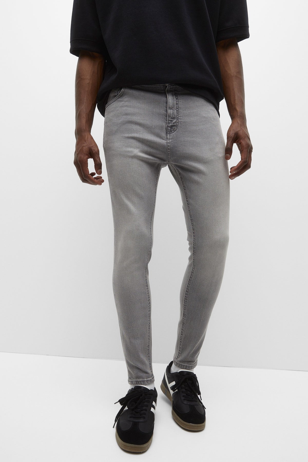 PULL&BEAR MENS CARROT FIT GRAY JEANS