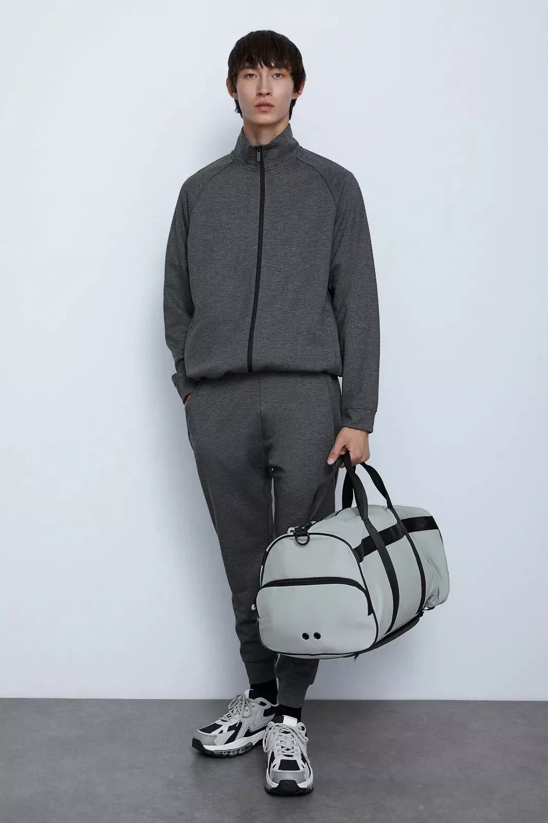 ZARA MENS BLACK PLAIN SPORTS ZIPPER