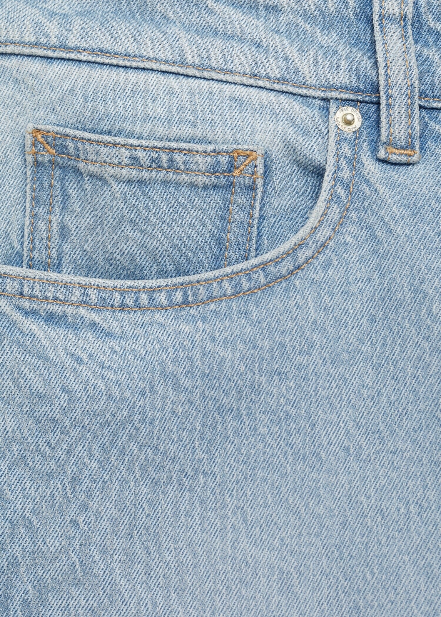 BEN Tapered Fit Jeans