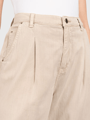 GUESS ANDREA BARREL JEANS - Smgarment's
