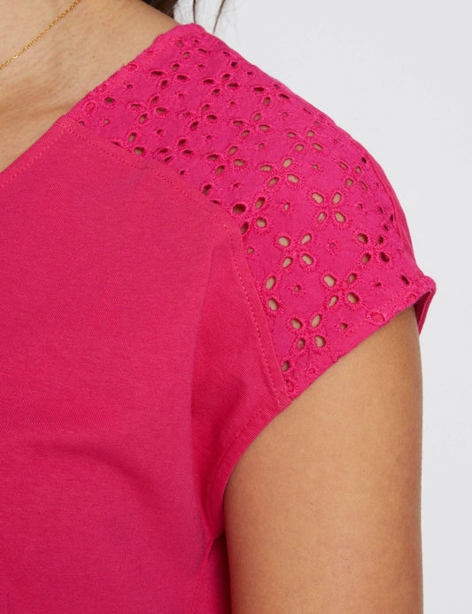 MILLERS EXTENDED SLEEVE BROIDERY INSERT T - SHIRT - SMgarment's