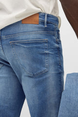 جوڈ سکنی فٹ جینز