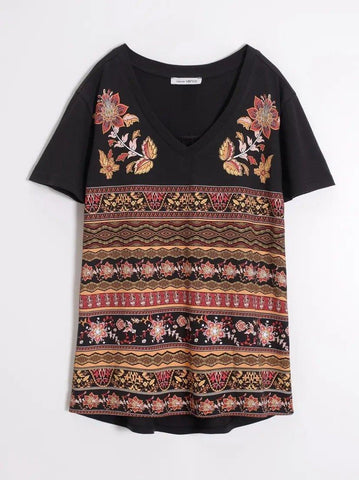 VENCA SHORT - SLEEVED T - SHIRT WITH PRINTED BORDERS - SMgarment's